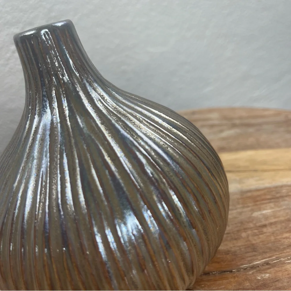 Crate&Barrel l 5” Contemporary Modern Metallic Ribbed Texture Etch Vase Sesame